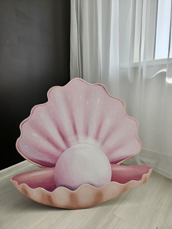 Tematiskā stāvfigūra- rozā gliemežvāks