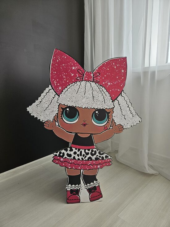 Tematiskā stāvfigūra- L.O.L. Dīva2